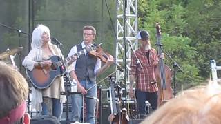 Emmylou Harris - Kern River (Haggard cover) - Live at Roots N Blues 2017