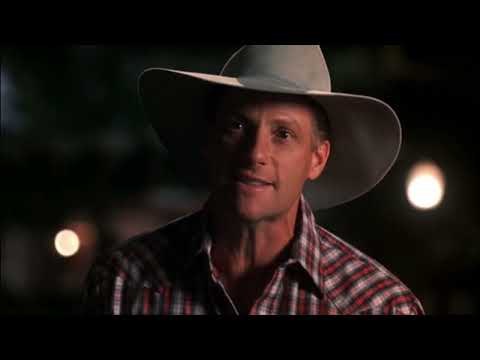 Tom Finds Lynette With A Gun - Desperate Housewives 4x06 Scene