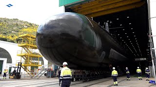 Departure of the S81 Isaac Peral from the Submarine Armament Ship