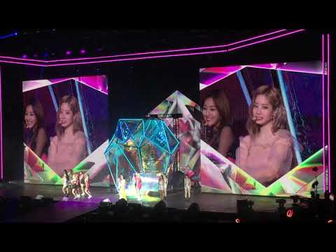 [FANCAM] 190721 TWICE (트와이스) TWICELIGHTS Newark - Likey, What Is Love?