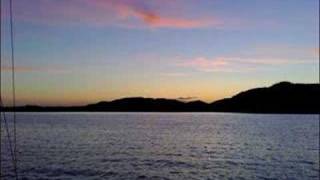 Sommernatt ved fjorden