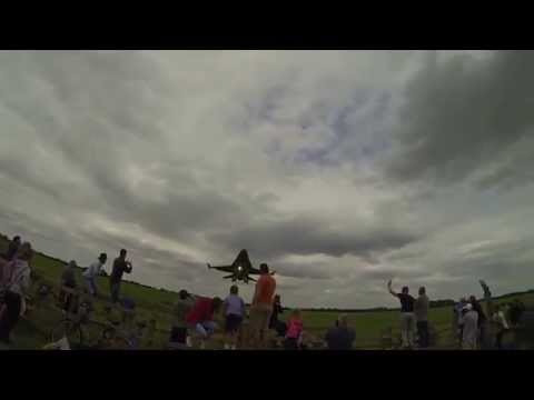 SoloTürk'ün Alçak Uçuşu İngilizleri Çıldırttı | [HD 720p] |