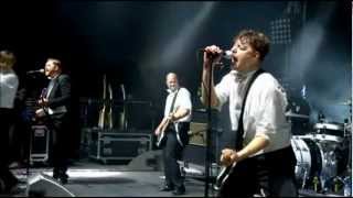 The Hives - Wait A Minute (Reading & Leeds 2012)