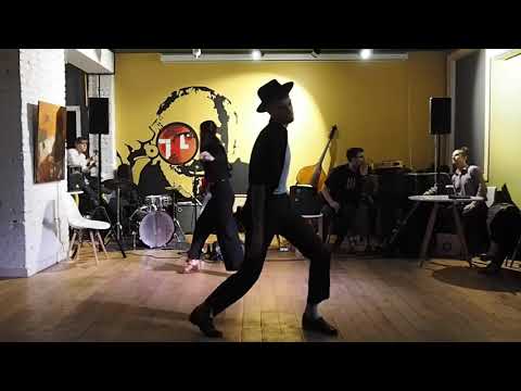 Даниил Никулин и Мария Филиппова на концерте Hot Engines Band