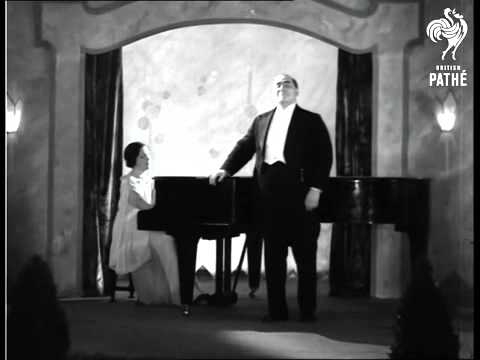 "Dark haired Marie" Frank Titterton & Alma Rattenbury at the piano 1932