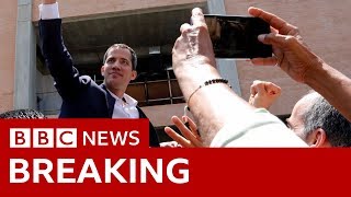 Juan Guaidó vuela a Venezuela en medio de un riesgo de arresto – BBC News