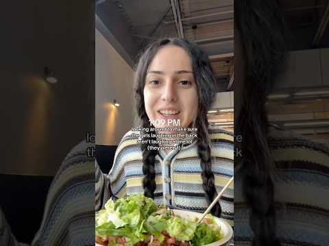 solo saturday spent trying chipotle for the first time🧍🏻‍♀️#solovlog #introvertdiaries #cozygirl