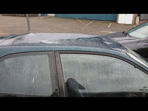 Autodansers vernielen geliefde auto