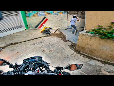 A EMOÇÃO FOI TANTA QUE O VACILÃO PREFERIU PERDER A MOTO.