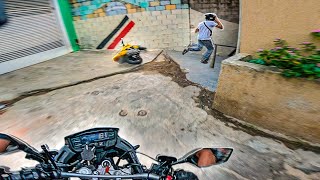 A EMOÇÃO FOI TANTA QUE O VACILÃO PREFERIU PERDER A MOTO.