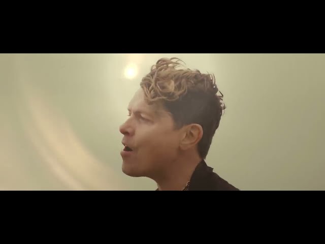 Blurry Eyes von Michael Patrick Kelly ((jetzt ansehen))