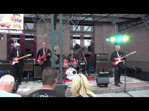 The Red Strats - La Comparsa