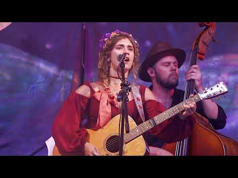 Sierra Ferrell on Osborne Brothers' "Lonesome Feeling" Ossipee Valley Music Festival 2022