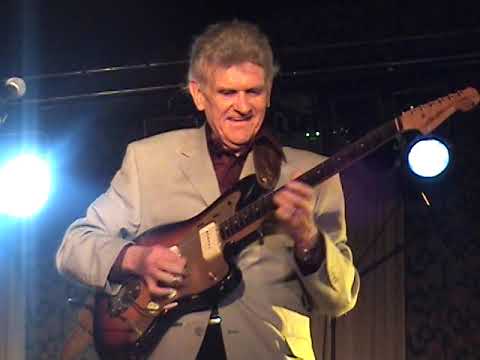 138 - Jim Sundquist Of The Fendermen backed by the Vibro Champs