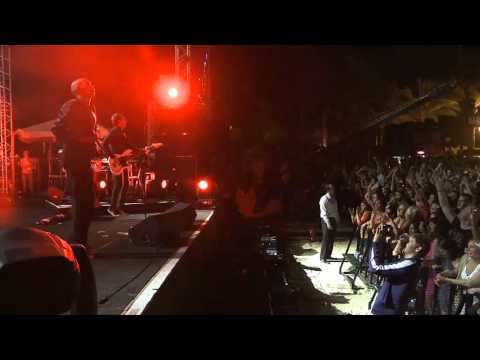 Jonathan Ulysses with Faithless Live In Dubai