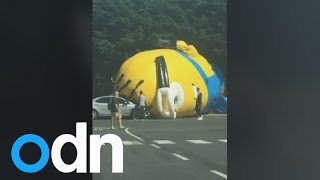 Giant Minion terror: Inflatable character halts traffic in Ireland