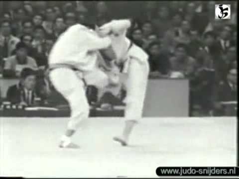 Judo / OS 1964 / -68 kg / 1/4 finale: Nakatani - Maruyama
