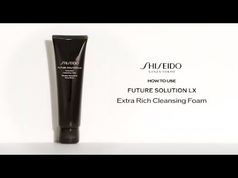 Shiseido Future Solution Lx Extra Rich Cleansing Foam valomosios veido putos, 125 ml video