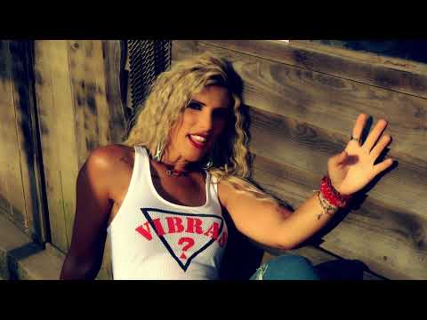 Anna Dominguez"Tenta Ficar Bem" Videoclip Official