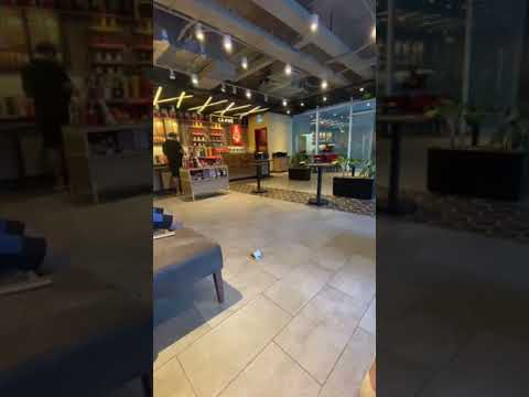 Um các đồ uống Highland Coffee com Milita