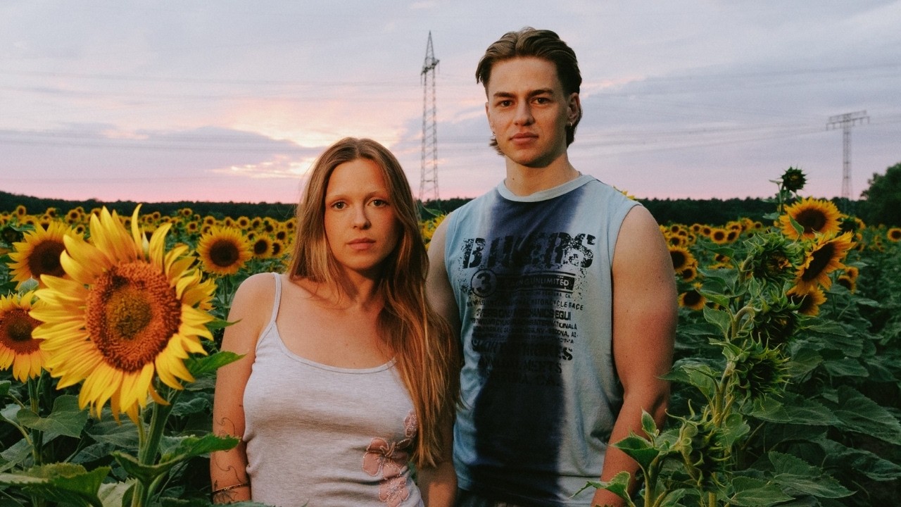 Bild zum Video Bekkaa & Jakob Ude - Haare Nass