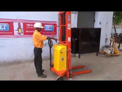 Battery Operated Hydraulic Stacker