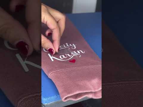 Perfect sweatshirt for every Mum #personalizedgifts #uniquegifts #momsoftik #moms #giftideas #sweat