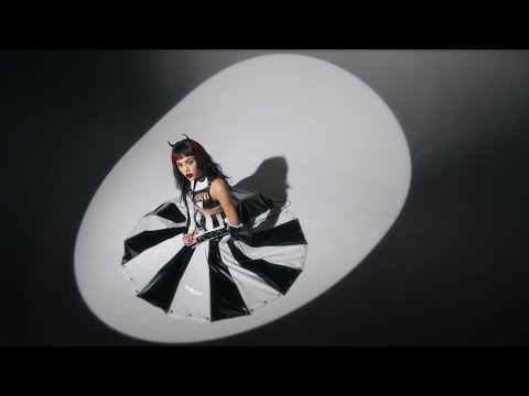 Danna Paola - Tenemos que hablar (Lyric Video)