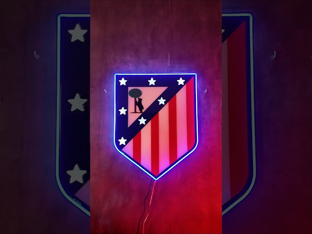 Vídeo relacionado con Balón Atlético de Madrid Grande Talla 5 Azul Escudo clásico Producto oficila tamaño