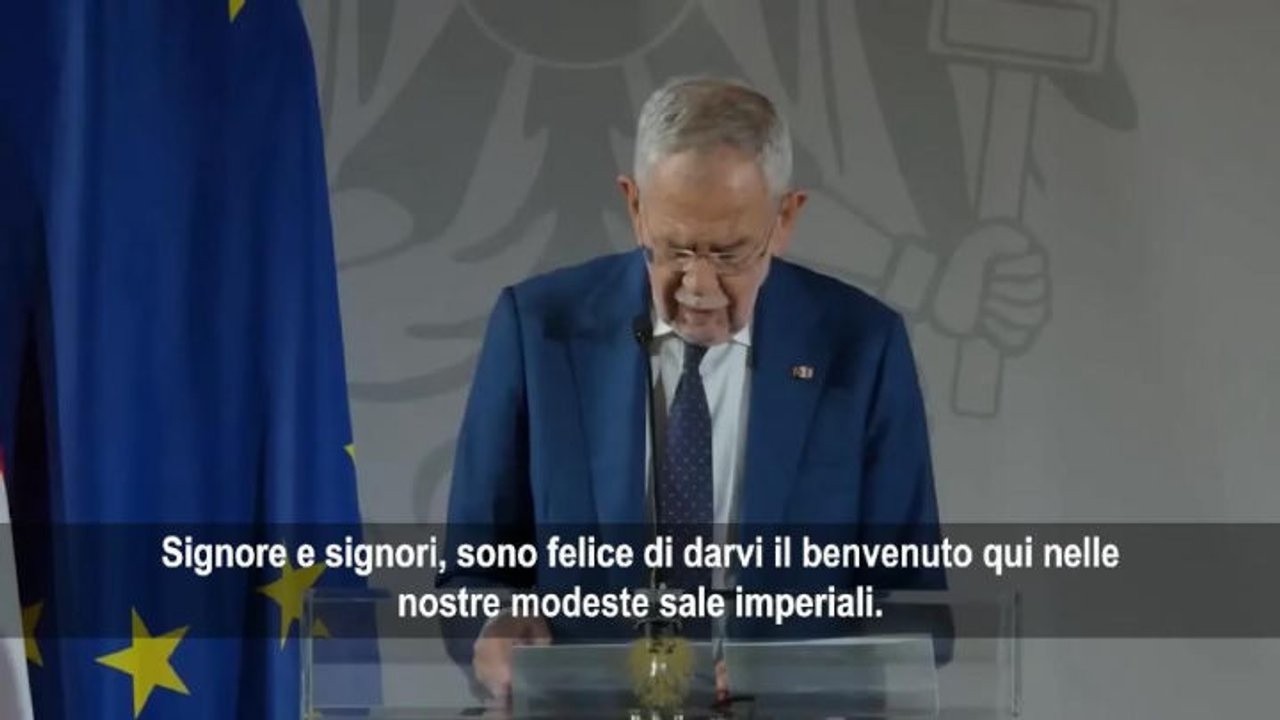 Van der Bellen (Austria) scherza: In Ue non abbiamo bisogno di ballroom come a Washington