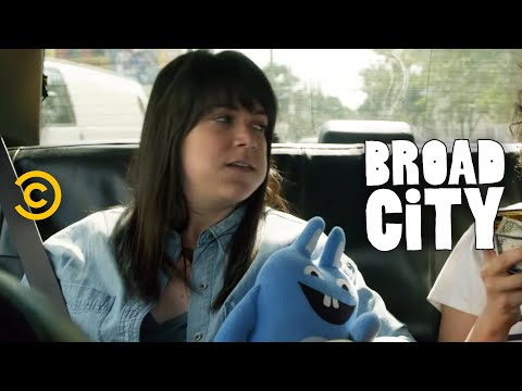 Broad City - Abbi's Drew Barrymore Impression