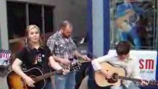 Sunny Sweeney - Mama's Opry
