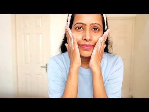 Skin essentials Conditioning Cleanser is a gentle, low-pH, hydrating cleanser.