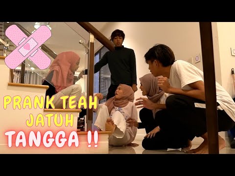 AMIR RISAU TEAH JATUH TANGGA !!- PRANK TEAH KAKI SAKIT !!