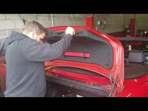 Bmw 1 series  convertible manually put roof up