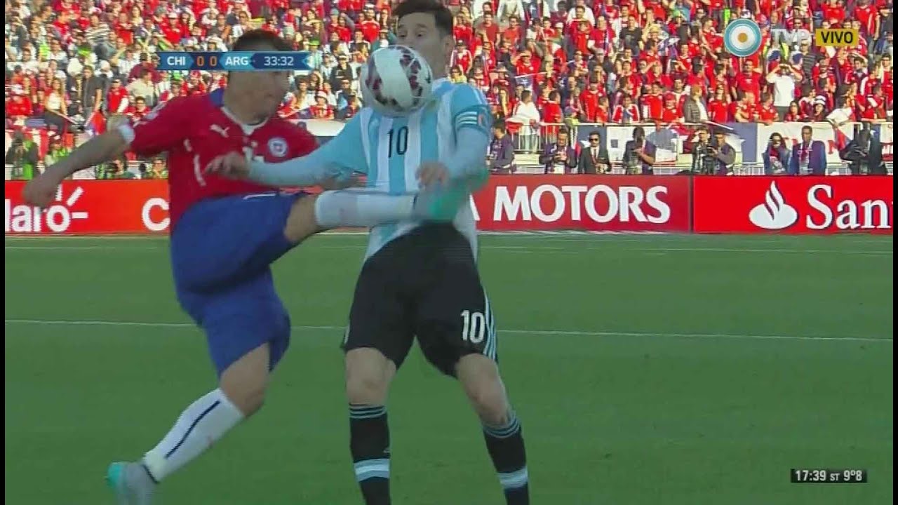 Final de la Copa América - Patada de Medel a Messi