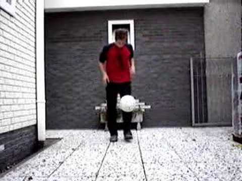 Football Skills + E-l Style - We komen te erg deel 2