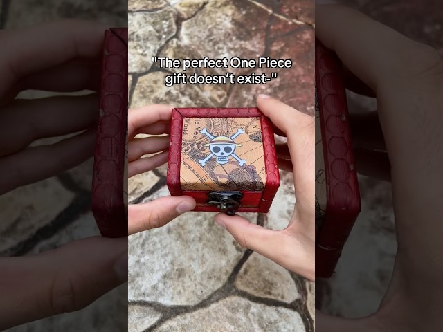 Vídeo relacionado con JewelryWe Una Pieza Pendientes para Hombre Acero Inoxidable Roronoa Zoro Creolen Huggie Pendientes Clip On Pendientes Colgantes Anime Cosplay Joyería para Fans de Lorenor Zorro Amantes del Anime, Für