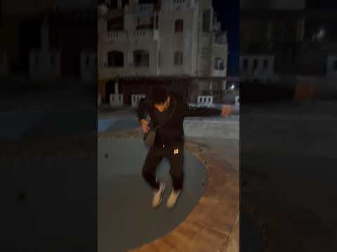 اخويا نط في البحر بليل..🌊🧟‍♂️😰