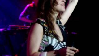 Roberta Sá - Casa Pré Fabricada