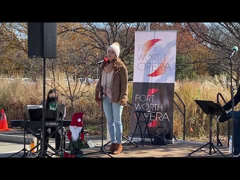 Holiday in the Garden: Soprano Meredith Browning sings "What Child is This?"