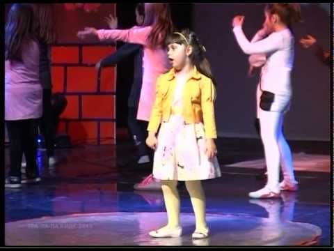 01. Миа Поповска - Чиста е планетата (2013 Kids)