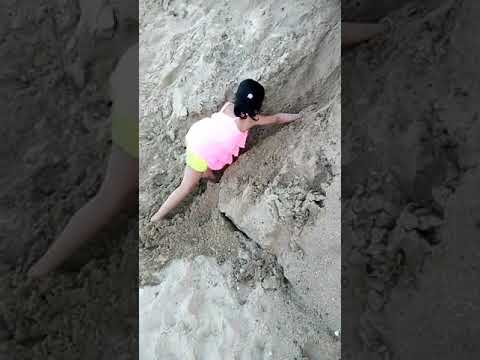 Kuhu @ outer banks  beach