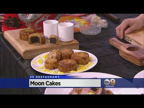 Make Traditional Moon Cakes For This Weekend's Supermoon Lunar Eclipse