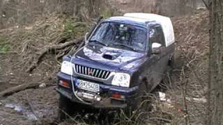 preview picture of video 'Pajero Club Velka noc 2010.mpg'