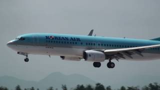 preview picture of video 'Korean Air Boeing 737-800 HL7562 LANDING KOMATSU Airport,JAPAN 小松空港 2011.7.24'