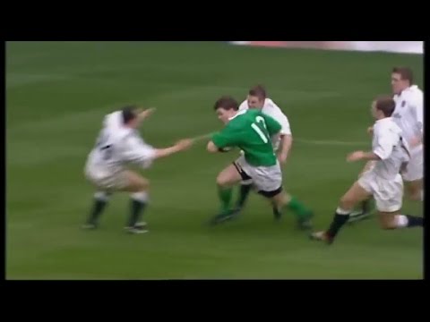 Brian O'Driscoll rips the English Defense to shreds to setup Kevin Maggs try