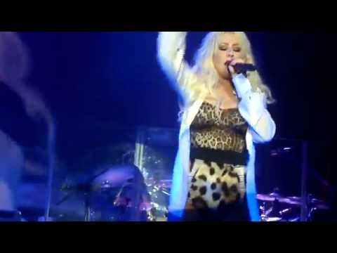 Christina Aguilera - Beautiful @ CLSA 2011