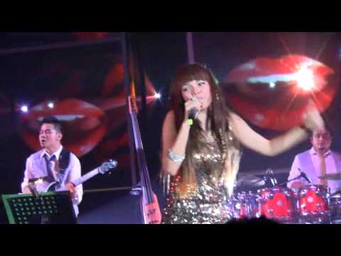Dewi Sandra - Kiss ft. Indra Lesmana @ Urban Jazz Cross Over
