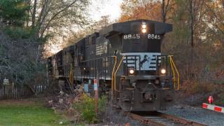preview picture of video 'HD Time Lapse Freight Train at the Williamsburg Condominiums in North Chelmsford'